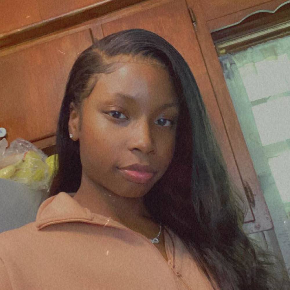 Meet your Posher, Aniah